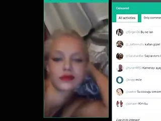 美丽,浪漫的色情,其中一个年轻的马热情和非常熟练地乱搞一个年轻和非常漂亮的黑发