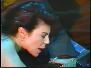 女孩要求她的男朋友暨不在她的,并在小和这对夫妇短暂有性,最后的家伙结束了女孩和擦精子
