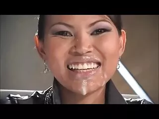 该名男子打破了家,并开始问他的婊子的妻子,她失踪了一整夜,没有得到一个明确的答案,他粗鲁地干她的嘴和严重搞砸肛门
